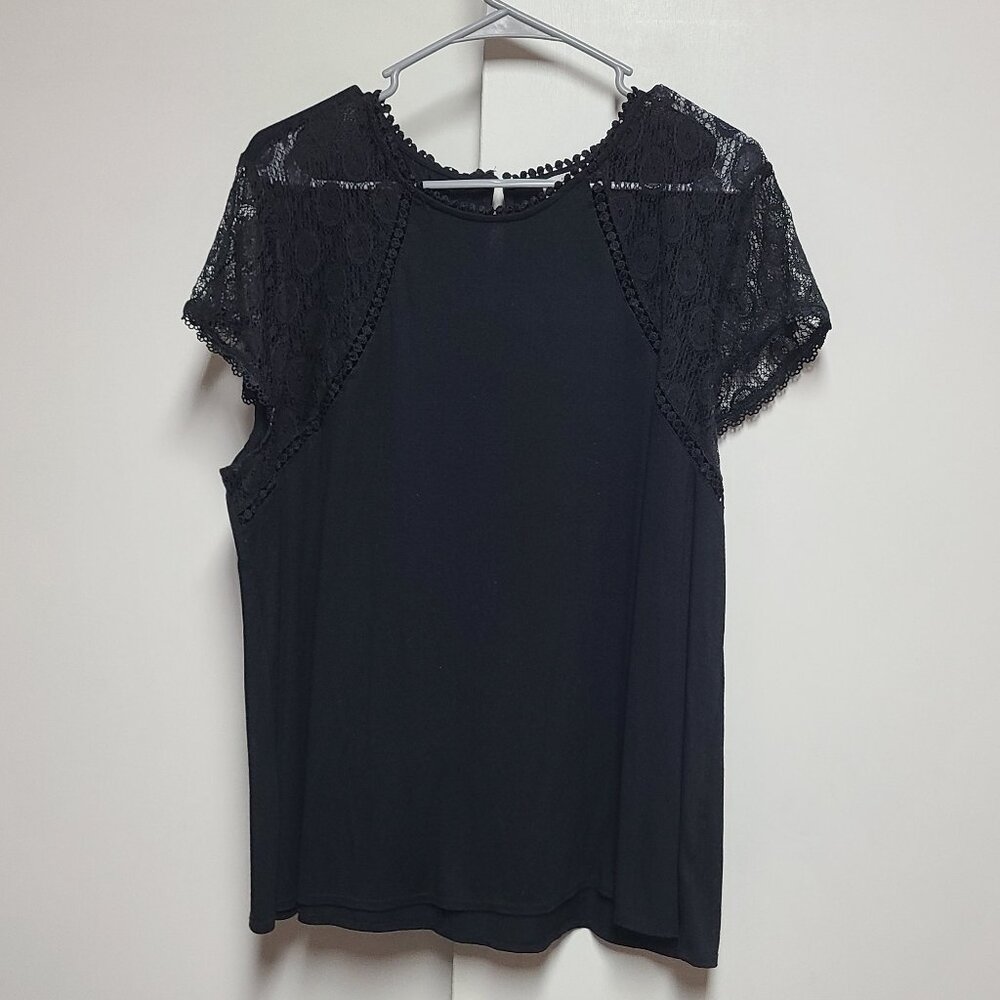 Relaxed black top